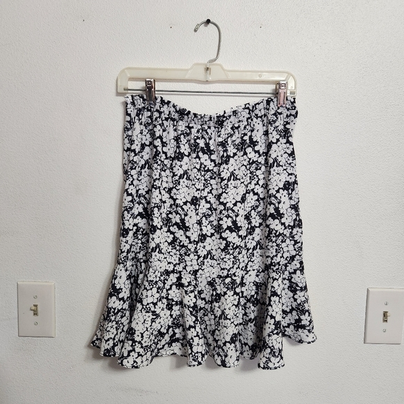 Max Studio Floral Ruched Crepe Ruffle Mini Skirt - Picture 2 of 14